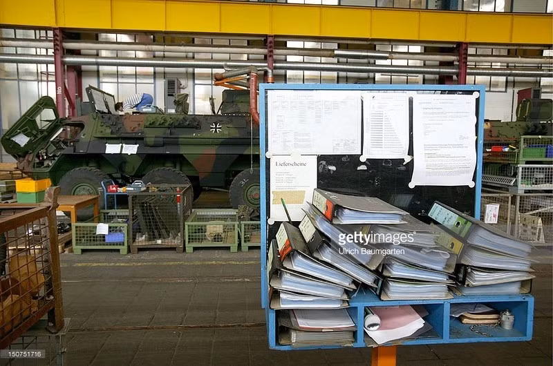 Nguong mo tinh ngan nap cua tho sua xe boc thep Duc-Hinh-2