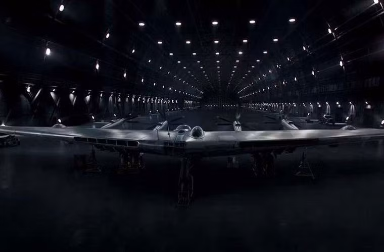 Đoạn clip của Northrop Grumman giới thiệu từ thế hệ máy bay ném bom YB-35 đến B-2, sau đó là máy bay không người lái X-47, cuối cùng cho thấy một phương án vật thể bay hoàn toàn mới, đây rất có thể là mẫu máy bay tàng hình ném bom thế hệ mới của quân đội Mỹ.