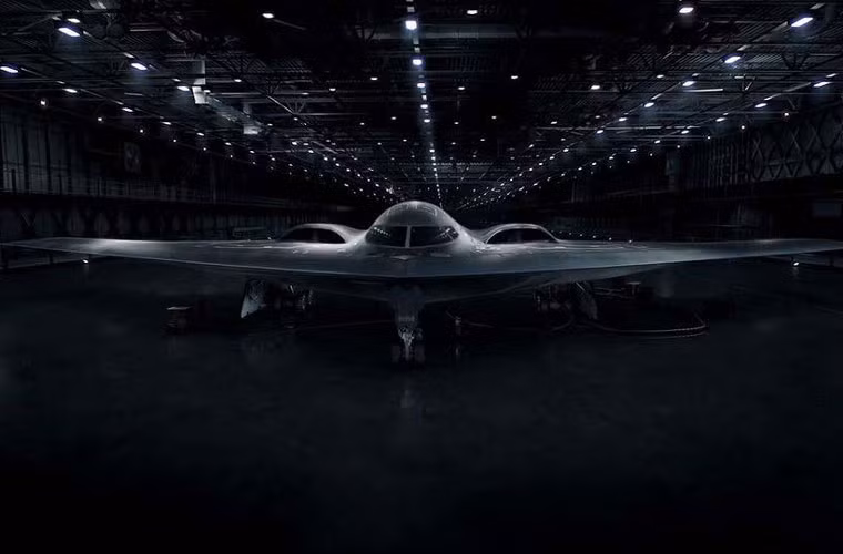 Hiện nay Không quân chiến lược Mỹ có 159 máy bay ném bom, gồm 76 chiếc B-52 đã trên 50 tuổi, 20 chiếc B-2 và 63 chiếc B-1 đều trên 28 năm và phải về hưu vào những năm 2040.