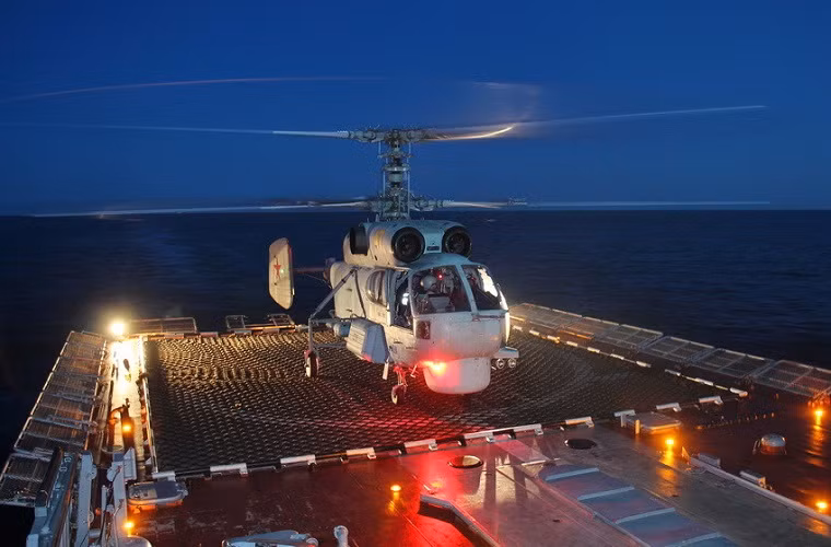 Thời gian gần đây, các nước NATO đã triển khai nhiều tàu chiến, tàu ngầm ở vùng biển Baltic tập trận trong bối cảnh căng thẳng leo thang với Nga do các vấn đề khủng hoảng Ukraine. Có lẽ đối tượng tác chiến chính của Ka-27PL chính là tàu ngầm của khối NATO.