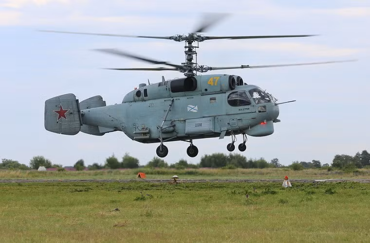 Trực thăng săn ngầm ngầm Ka-27 được Hải quân Liên Xô giới thiệu từ đầu năm 1980 sau khi nó hoàn tất quá trình bay thử nghiệm trong những năm 1970. Ka-27 vẫn là mẫu trực thăng chống ngầm chủ lực của Hải quân Nga và hải quân một số nước trên thế giới.