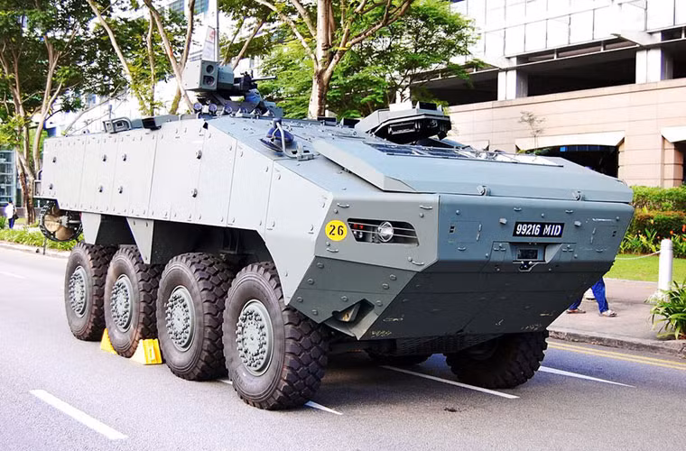 Xe trang bị động cơ diesel tăng áp 6 xi-lanh C-9, công xuất đạt 600 mã lực, sử dụng hộp số tự động 6 cấp 4500SP, tốc độ tối đa đạt 90km/giờ, xe có thể tăng tốc từ 0 – 50km/giờ trong vòng 15 giây.