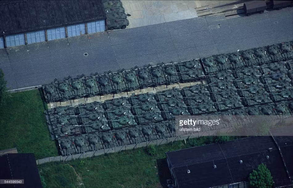 Theo World of tank.eu, đây vốn là lô 1.800 xe tăng T-55 và T-55A được Liên Xô chuyển cho Quân đội Đông Đức vào những năm 1962-1970.