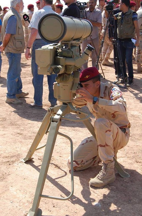 Một tổ hợp 9K129 Kornet-E có trọng lượng khoảng 29kg bao gồm cả ống phóng mang theo một tên lửa chống tăng 9K135 có khả năng được tích hợp nhiều loại đầu đạn khác nhau.