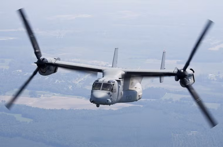 Khi hành trình, MV-22 xoay ngang cánh quạt cho phép nó hoạt động như máy bay cánh bằng dùng động cơ cánh quạt thông thường. Tốc độ tối đa của MV-22 lên tới 509km/h, đây là con số mà trực thăng thông thường chưa bao giờ đạt tới được.