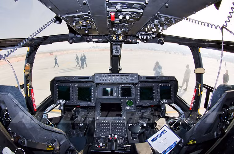 Cận cảnh buồng lái MV-22 được số hóa 100% với các màn hình hiển thị thông số kỹ thuật, tình trạng máy bay.