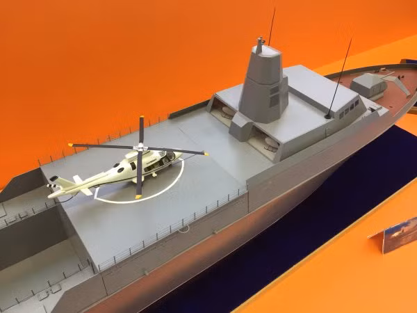 Con tàu được trang bị một ụ pháo chính phía trước và sàn đằng sau có thể mang theo trực thăng. KBK-1200 là nền tảng tàu thực hiện đa nhiệm vụ.