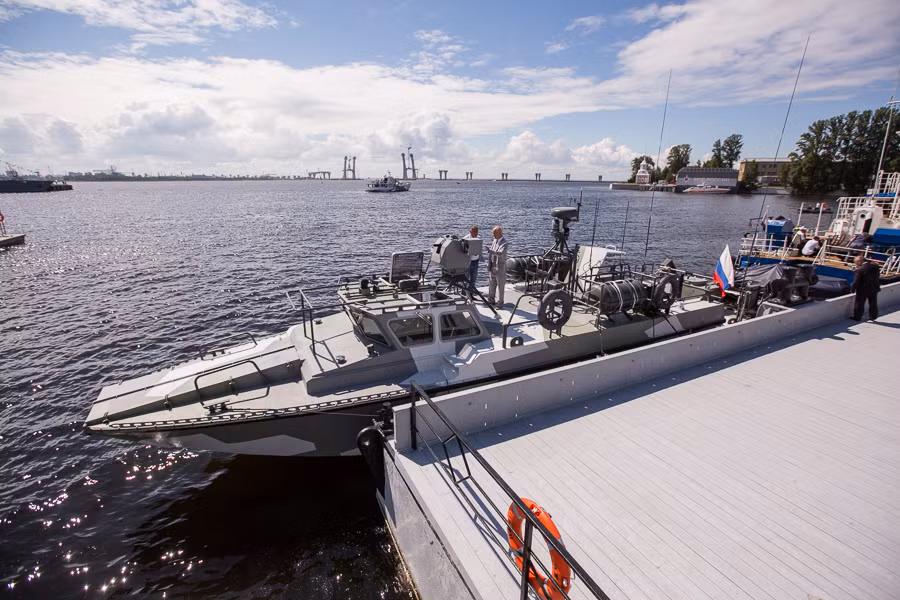 Tàu tuần tra Project 03160 Raptor.