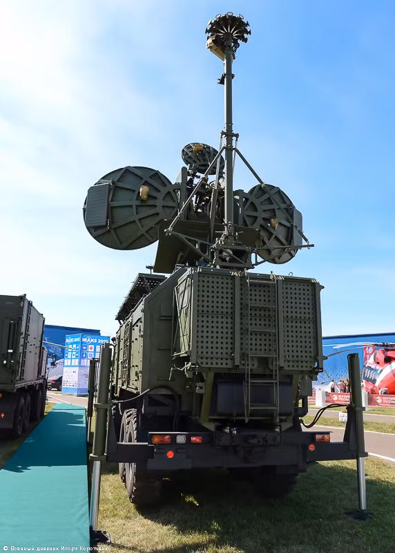 Cùng với gây nhiễu, Krasuha-4 còn có thể phá hủy các hệ thống radar và các thiết bị thông tin liên lạc của địch.