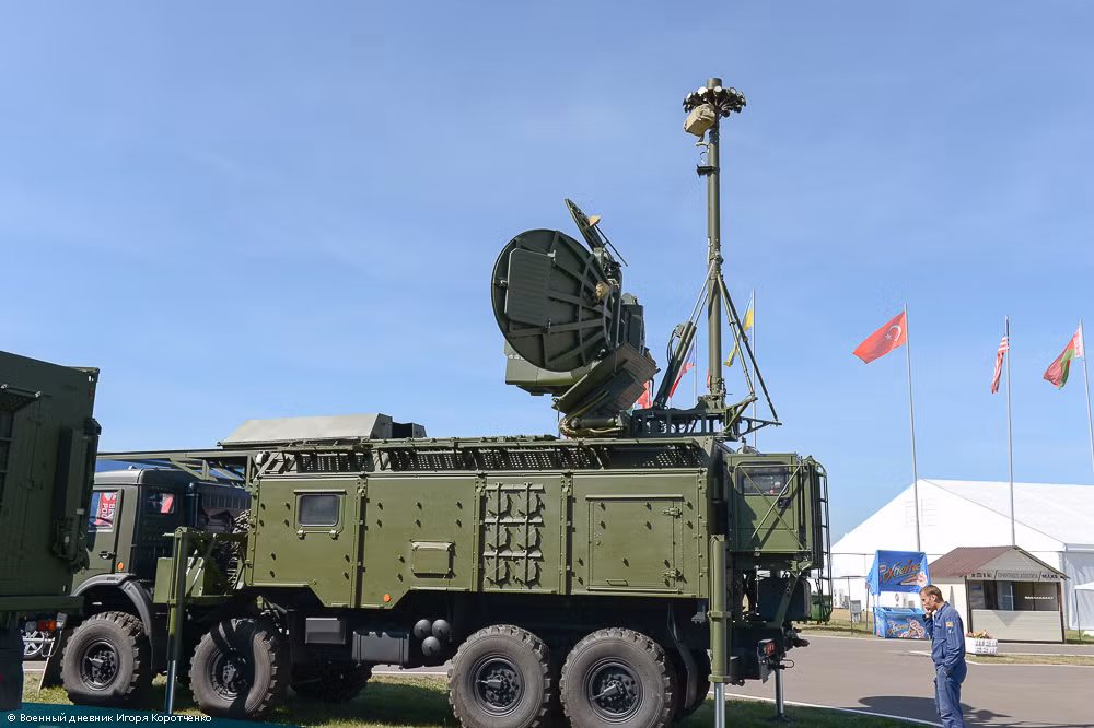 Trong tháng 7/2015, Krasuha-4 được cho là đã đánh chặn thành công mục tiêu giả định là loại tên lửa hành trình trong một đợt thử nghiệm.