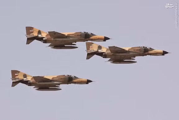 Cận cảnh các máy bay tiêm kích hạng nặng McDonnell Douglas F-4E Phantom II.