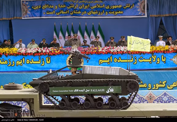 Một loại vũ khí mới gây nhiều chú ý tại cuộc diễu binh là chiếc xe trinh sát chiến đấu siêu nhẹ Fallagh. Chiếc xe chỉ nặng 4 tấn và được trang bị một súng máy hạng nặng cỡ 12,7 mm, nhưng có tốc độ hơn 100km/h.