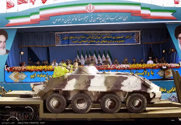 Thiết giáp chở quân loại bánh lốp BTR-60PB.