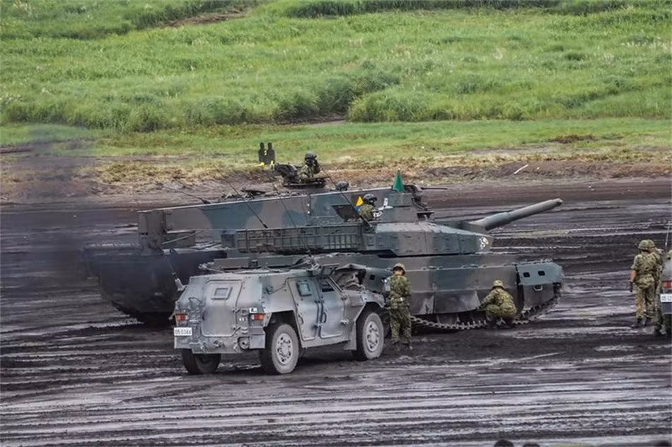 Ngay sau đó lực lượng cứu hộ đã tức tốc được điều động tới hiện trường.