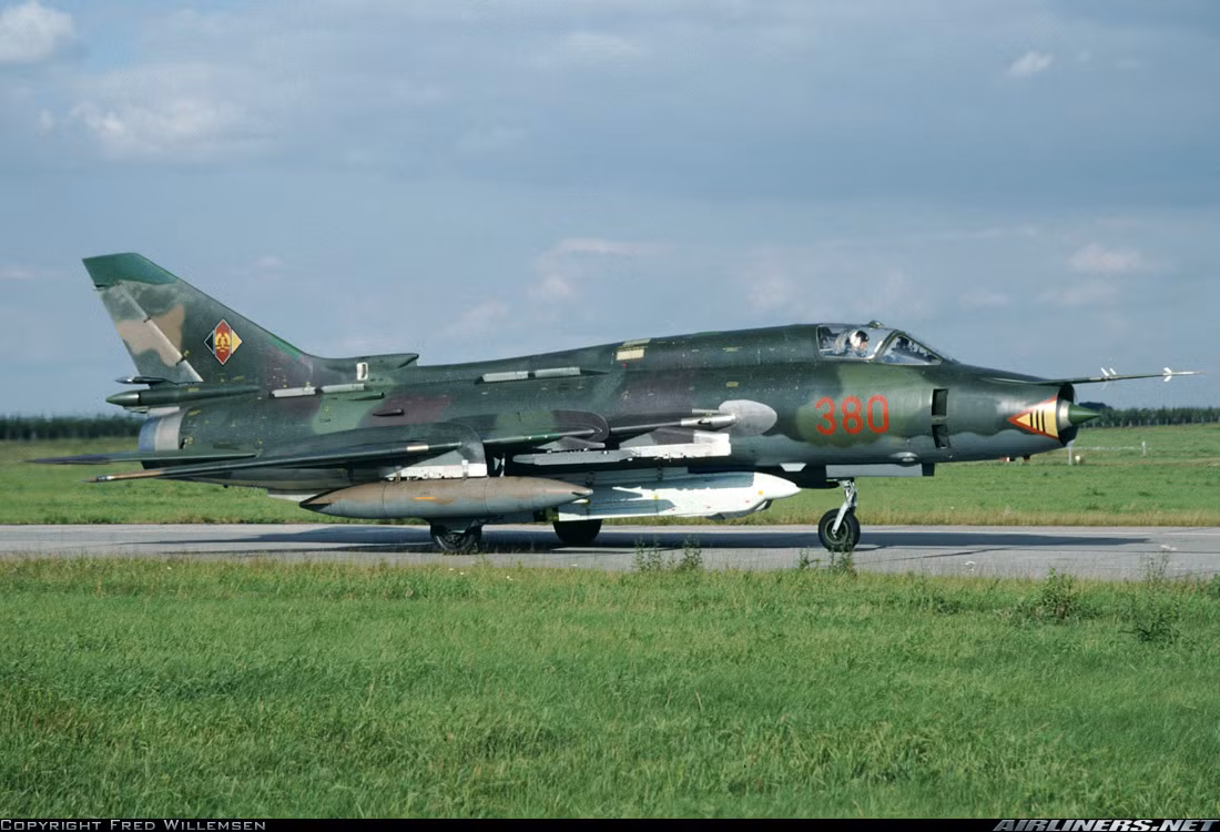 Ho so chi tiet qua trinh phat trien may bay Su-17/22 (7)-Hinh-11