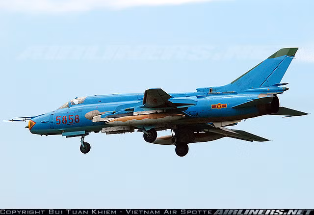 Ho so chi tiet qua trinh phat trien may bay Su-17/22 (7)-Hinh-7