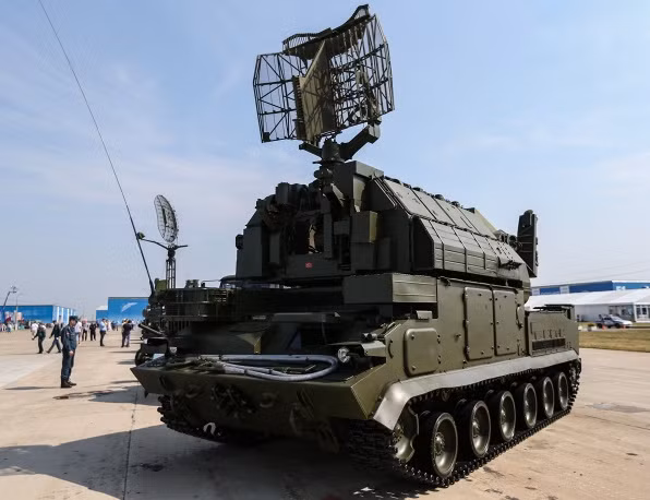 Hệ thống tên lửa phòng không tầm thấp Tor-M1 trưng bày tại Triển lãm vũ khí quốc tế Oboronexpo lần thứ 2 năm 2014. Tor được cho là đã xuất sang nhiều nước ngoài Nga ở Châu Á, Châu Âu, Trung Đông và Nam Mỹ.