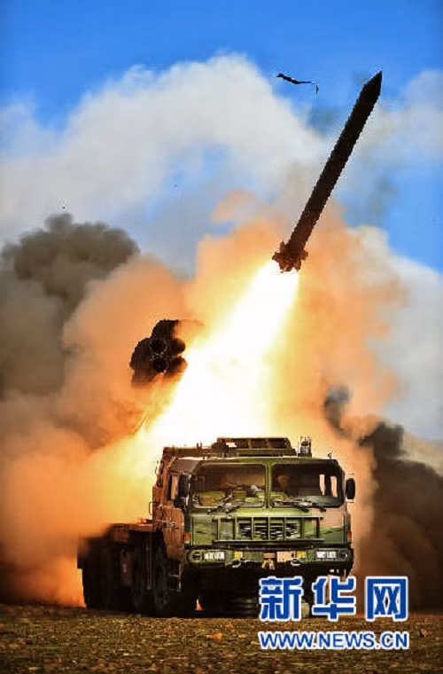 Pháo phản lực tầm xa PHL03 là một trong những mẫu pháo phản lực mạnh nhất của Quân đội Trung Quốc hiện nay. Nó được phát triển dựa trên mẫu pháo BM-30 Smerch của Liên Xô.