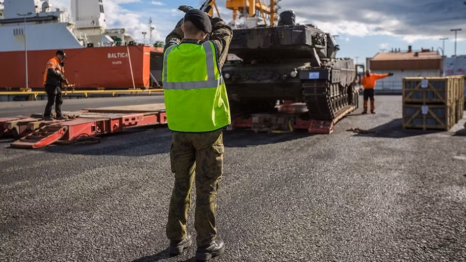 Việc mua sắm các xe tăng Leopard 2A6 này sẽ nhằm bổ sung quân lực, đảm bảo kế hoạch nâng cao sức mạnh tấn công của Quân đội Phần Lan vào năm 2030.