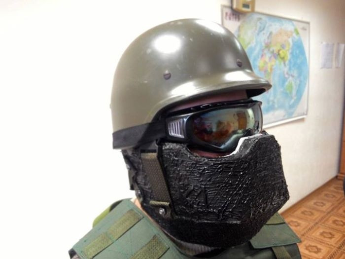 Mũ chống đạn mới có thể bảo vệ phần đầu, mặt và cổ của binh sĩ chống lại các mảnh vỡ từ các loại vũ khí như mìn, lựu đạn và đạn pháo.
