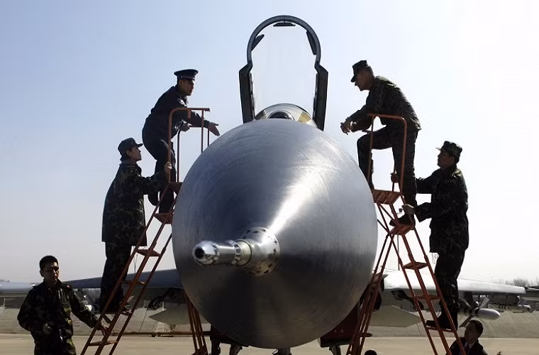 Ngoài Nga và các nước Liên Xô cũ, các dòng máy bay chiến đấu Sukhoi cũng được khá nhiều quốc gia trên thế giới trang bị. Trong ảnh là một chiếc tiêm kích Su-27 Flanker của Không quân Trung Quốc.