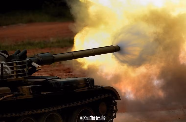 Type 59 được Quân đội Trung Quốc phát triển dựa trên mẫu xe tăng chiến đấu chủ lực T-54 huyền thoại do Liên Xô chế tạo, đây cũng là mẫu xe tăng được sản xuất hàng loạt với số lượng nhiều nhất của Trung Quốc lên tới 9.500 chiếc kể từ khi nó được đưa vào trang bị.