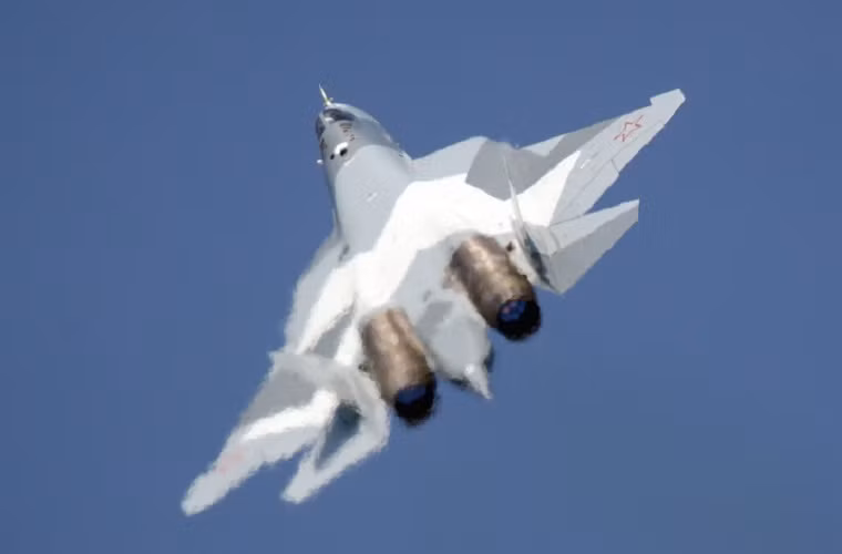 85% bề mặt của một chiếc tiêm kích tàng hình Su T-50 được phủ bằng một loại vật liệu đặc biệt giúp nó tránh bị phát hiện bởi hệ thống radar giám sát của đối phương.