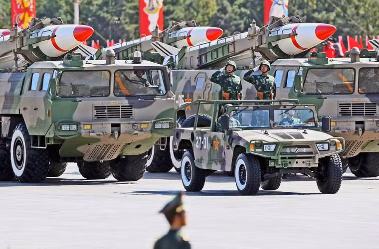 Bộ Ngoại giao Trung Quốc mới đây đã công bố dàn vũ khí dự lễ duyệt binh kỷ niệm chiến thắng phát xít vào ngày 3/9. Theo tờ Guancha, đáng chú ý nhất là đội hình vũ khí tên lửa không quân, hải quân.