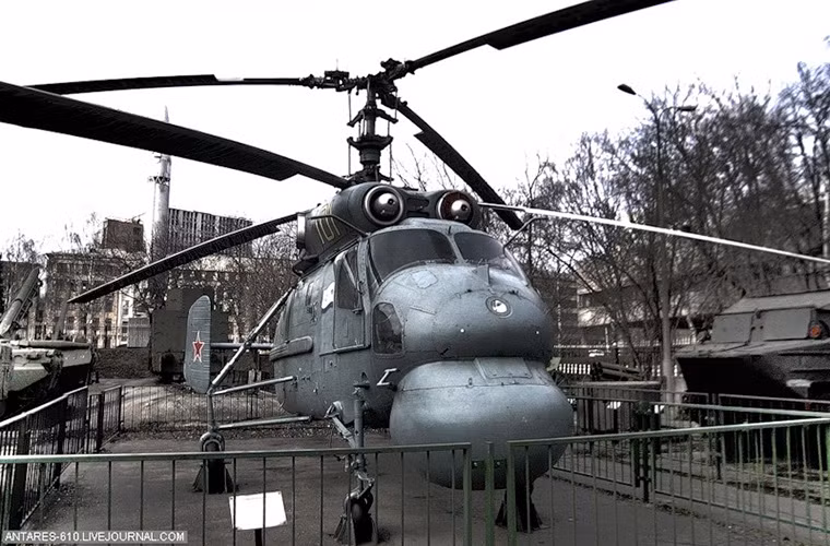 Mẫu trực thăng săn ngầm huyền thoại của Hải quân Liên Xô Ka-25.