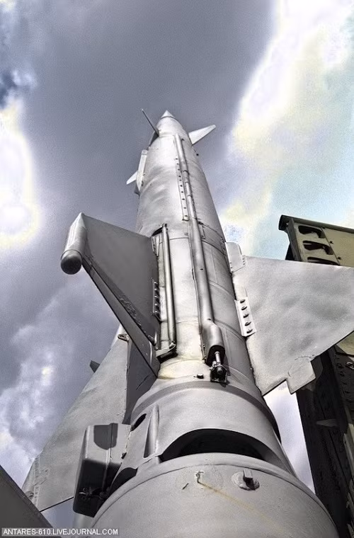 Cận cảnh một trong những “ngón tay” tử thần của S-125.