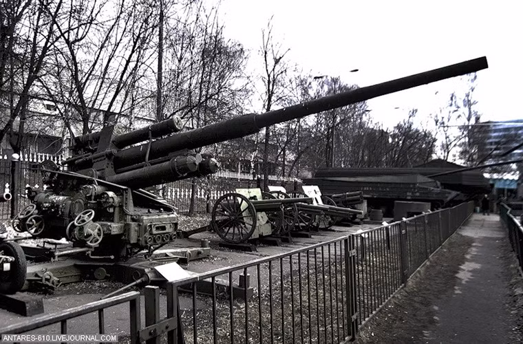 Pháo phòng không FlaK 40 128mm do phát xít Đức chế tạo được Bảo tàng Trung ương Các lực lượng Vũ trang Nga trưng bày trong khuôn viên ngoài trời.