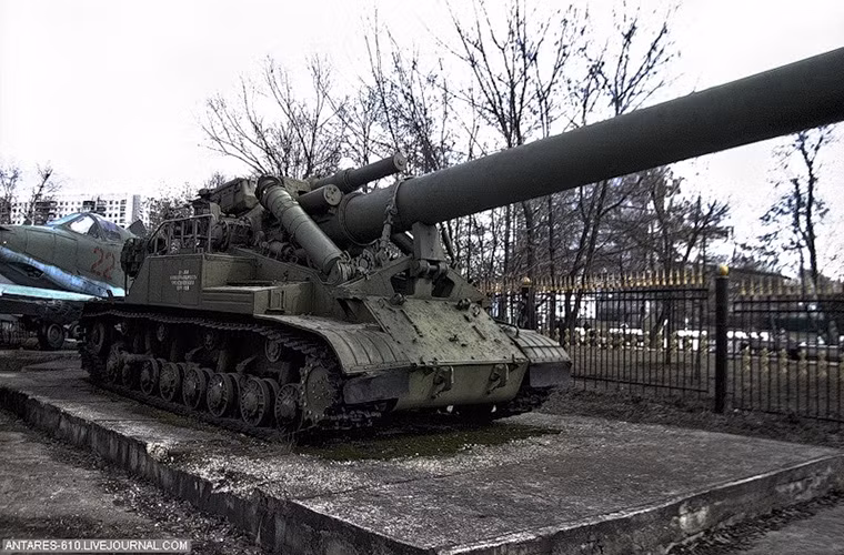 Siêu pháo tự hành 2A3 Kondensator 2P 406mm - “người hùng” chết yểu của Quân đội Liên Xô.