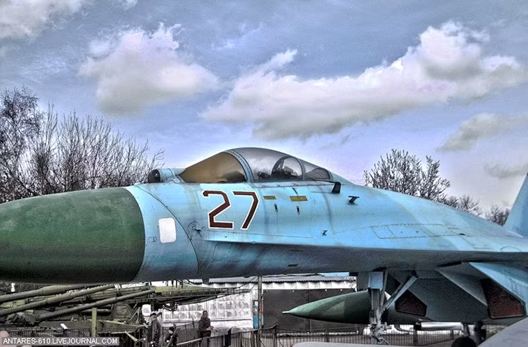 Được biết đã có hơn 800 chiếc Su-27 đã được Liên Xô và Nga sau này chế tạo kể từ khi nó thực hiện chuyến bay đầu tiên vào năm 1977.