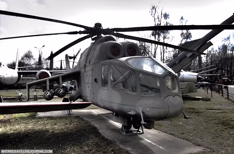Trực thăng tấn công huyền thoại của Liên Xô Mi-24 được trưng bày tại Bảo tàng Trung ương Các lực lượng Vũ trang Nga.