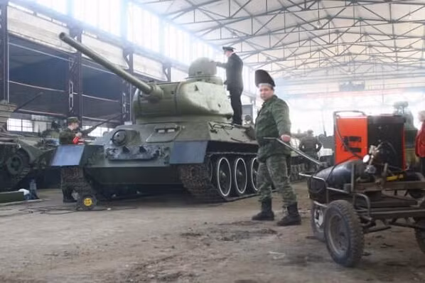 Kiểm tra vị trí pháo thủ.