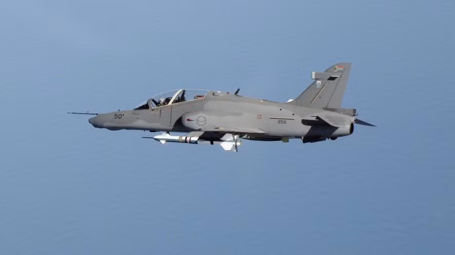 Nam Phi dat hang bo dieu khien bom dan duong GPS-Hinh-2