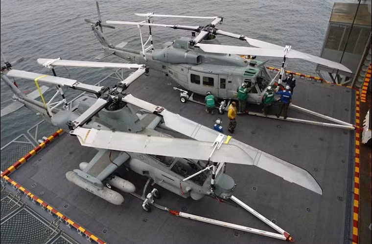 UH-1Y Venom là một trong những trực thăng nằm trong chương trình nâng cấp H-1 mà hãng Bell triển khai cho Hải quân Mỹ bao gồm cả mẫu trực thăng tấn công AH-1Z Viper. Có thể nói UH-1Y là biến thể được nâng cấp toàn diện nhất trong dòng trực thăng vận tải đa năng UH-1, với việc thay đổi lớn về mặt thiết kế cũng như trang thiết bị điện tử và động cơ mới.