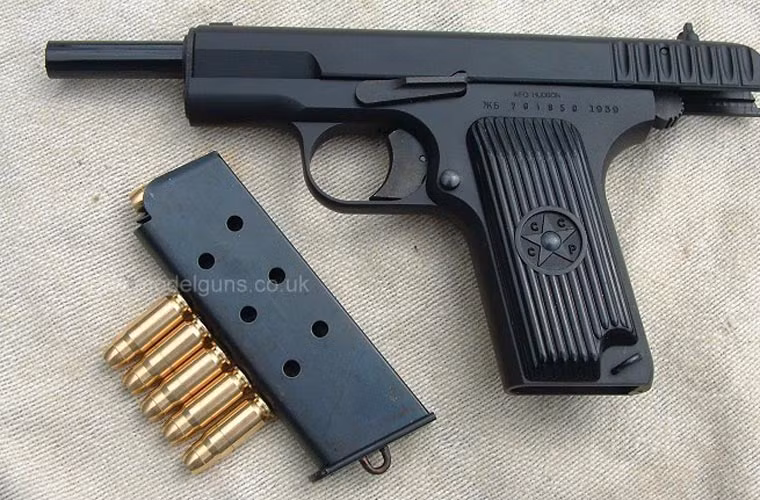 TT có tầm bắn chính xác hiệu quả khoảng 25 mét, tuy nhiên trong thực tế tầm bắn hiệu quả của súng khoảng 50 mét.