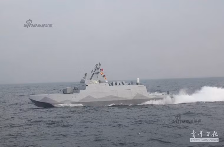 Đây là tàu tên lửa do chính Đài Loan sản xuất, có trọng tải 500 tấn, tốc độ tối đa 81 kph và phạm vi hoạt động 3.704 km, được trang bị các tên lửa chống tàu nội địa Hùng Phong II và Hùng Phong III.