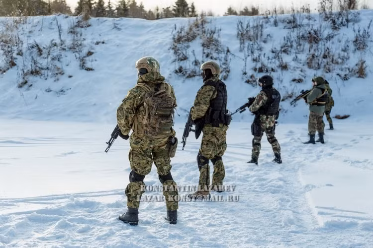 Chất lượng thậm chí còn tốt hơn nhiều so với cảnh sát chống bạo động. Lực lượng phản ứng nhanh SOBR được giao các nhiệm vụ tác chiến đặc biệt.