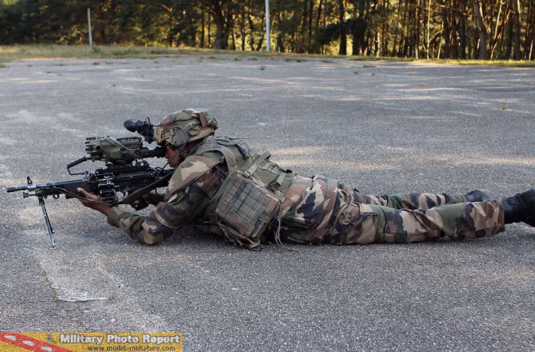 Ngoài ra, hệ thống này còn trang bị nhiều thiết bị bên ngoài khác.