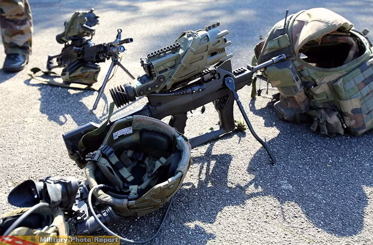 Tổng trọng lượng của toàn bộ hệ thống không quá 25kg.