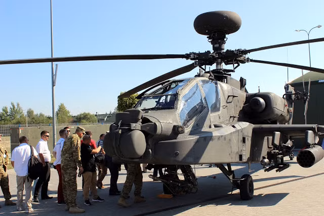 Còn đây là loại trực thăng chiến đấu hàng khủng AH-64D Apache do Boeing của Mỹ chế tạo cũng được đem tới MSPO 2015.