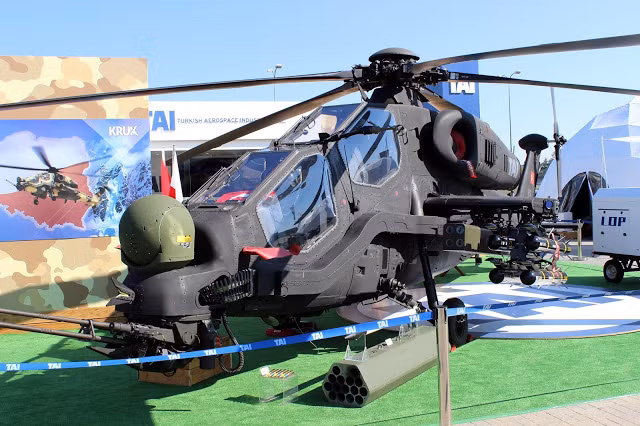 Trực thăng tấn công T-129 ATAK do Hãng Công nghiệp Hàng không vũ trụ Thổ Nhĩ Kỳ (TAI) phát triển. Đây được xem là một đối thủ cạnh tranh mạnh với AH-64 Apache.