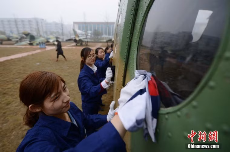 Trong đó ngành kiếm được việc làm cao nhất là khoa tự động hóa và sản xuất máy hàng không với tỷ lệ có việc làm chiếm 84%, đứng thứ hai là chuyên ngành sửa chữa động cơ với tỷ lệ có việc chiếm 72%.