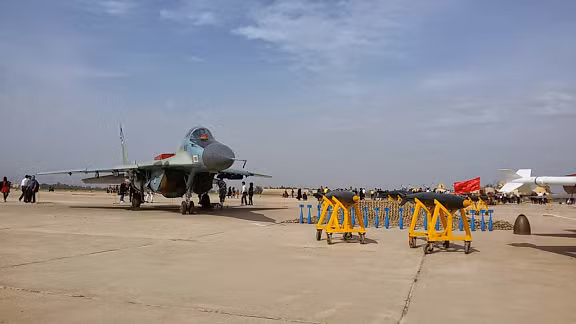 Còn đây là chiếc tiêm kích MiG-29A (9-12A) "Fulcrum-A" cùng hệ thống vũ khí của nó.