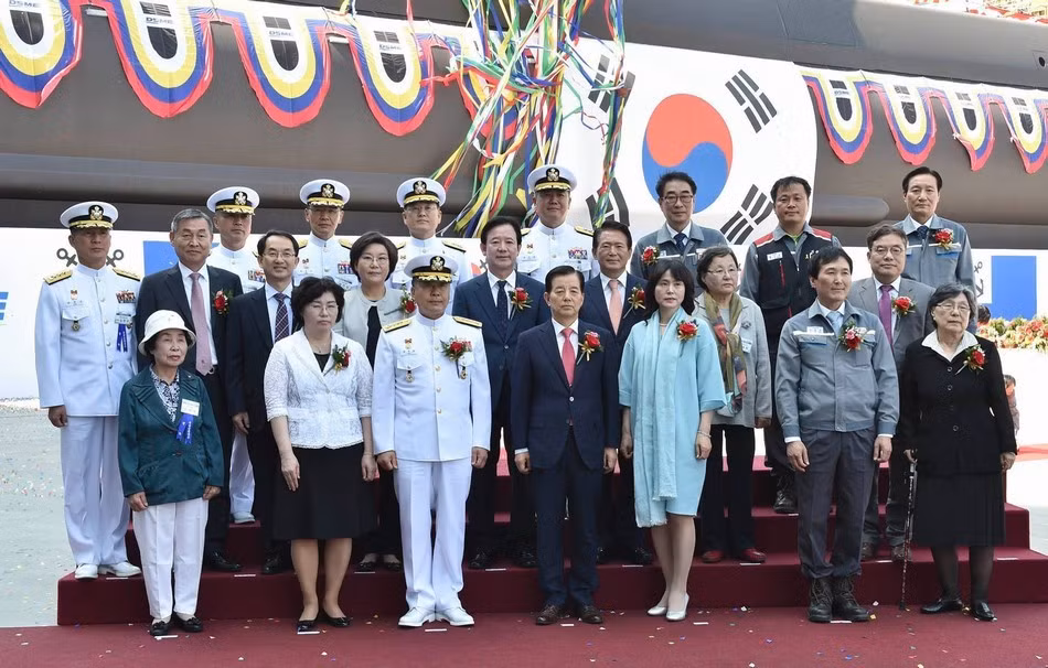 Dự kiến tới tháng 11/2016, tàu ngầm Type 214 Yu Gwan-sun sẽ chính thức nhận nhiệm vụ trong biên đội tàu ngầm Hàn Quốc.