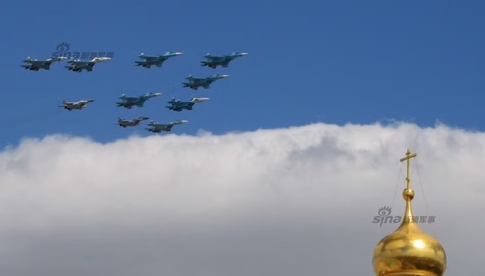Trong đó bao gồm Su-24M, Su-25SM, Su-27, Su-30 và Su-35.