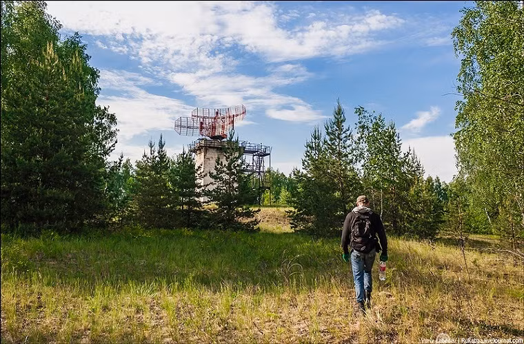 Một trạm radar trên đường ra khỏi sân bay Sormovo.