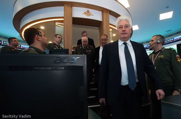 Đáng ngạc nhiên, bên trong cơ quan đầu não quốc phòng Nga lại có một số thiết bị máy tính có nguồn gốc từ Đài Loan, Trung Quốc. Ví dụ như màn hình máy tính hãng Acer trong ảnh.